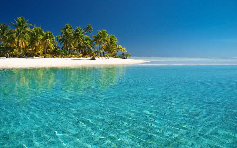 Bacalar lagoon at day
